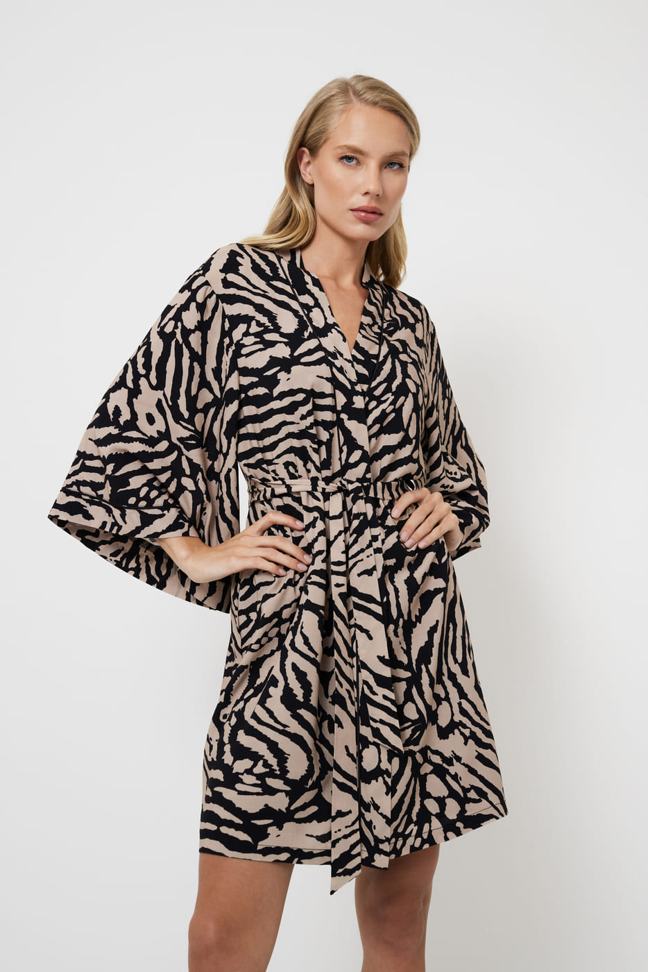 ARUELLE Sherry gown - Image 3