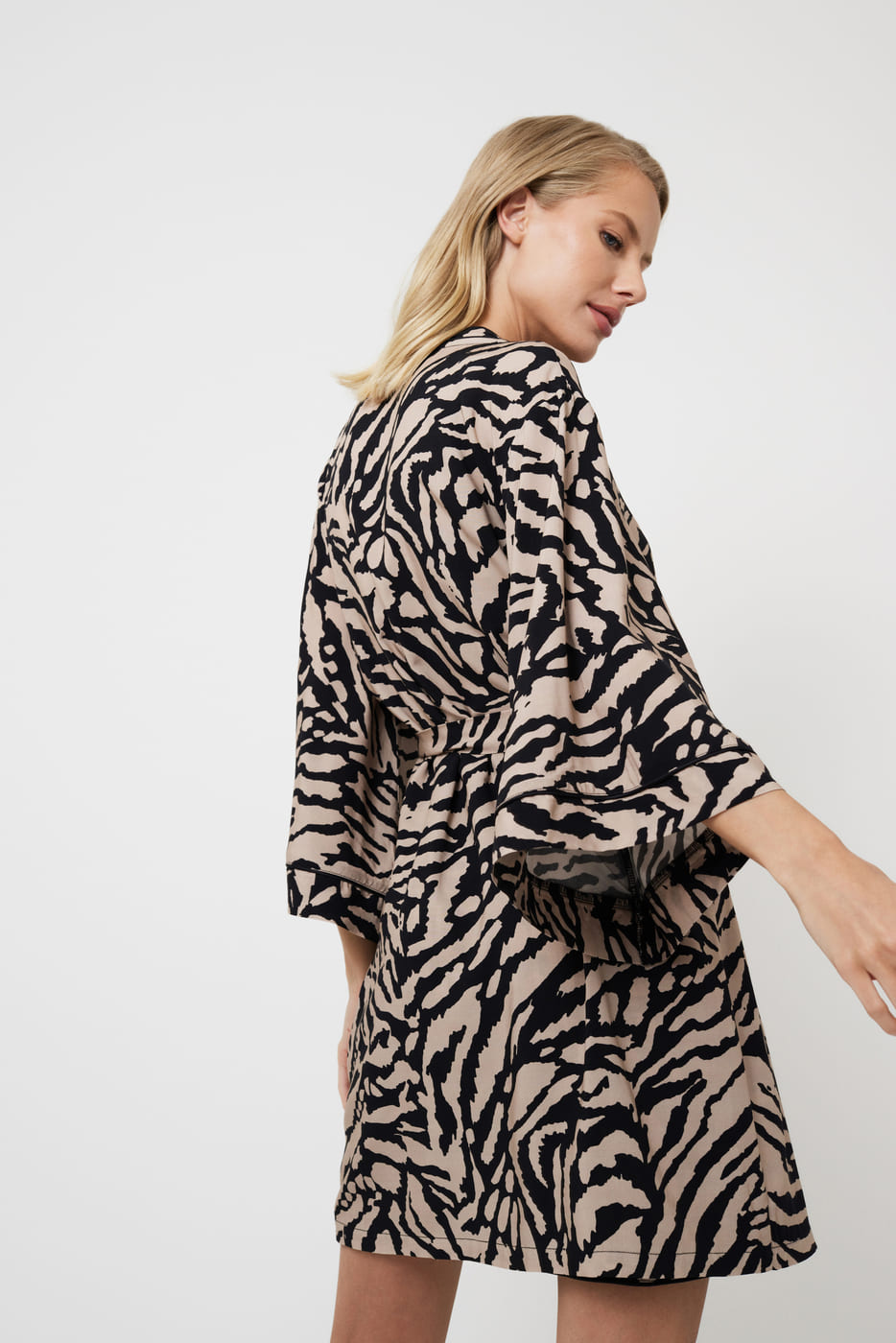 ARUELLE Sherry gown - Image 4